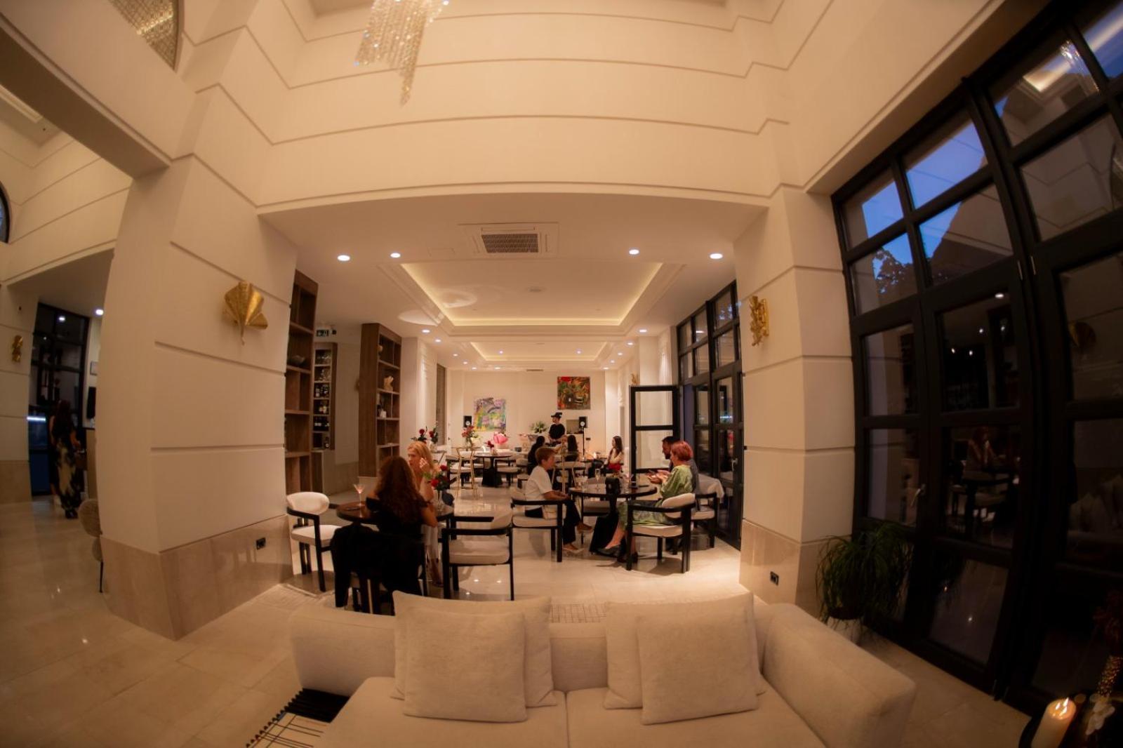 Cosmopolita Boutique Hotel Timişoara Eksteriør billede